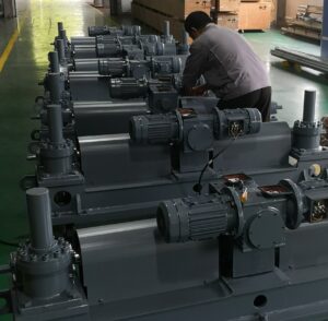 Gear screw jack for furnace door control in thermal power plant