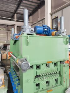 Gear reducer for metal slitting machine cutter shaft drive